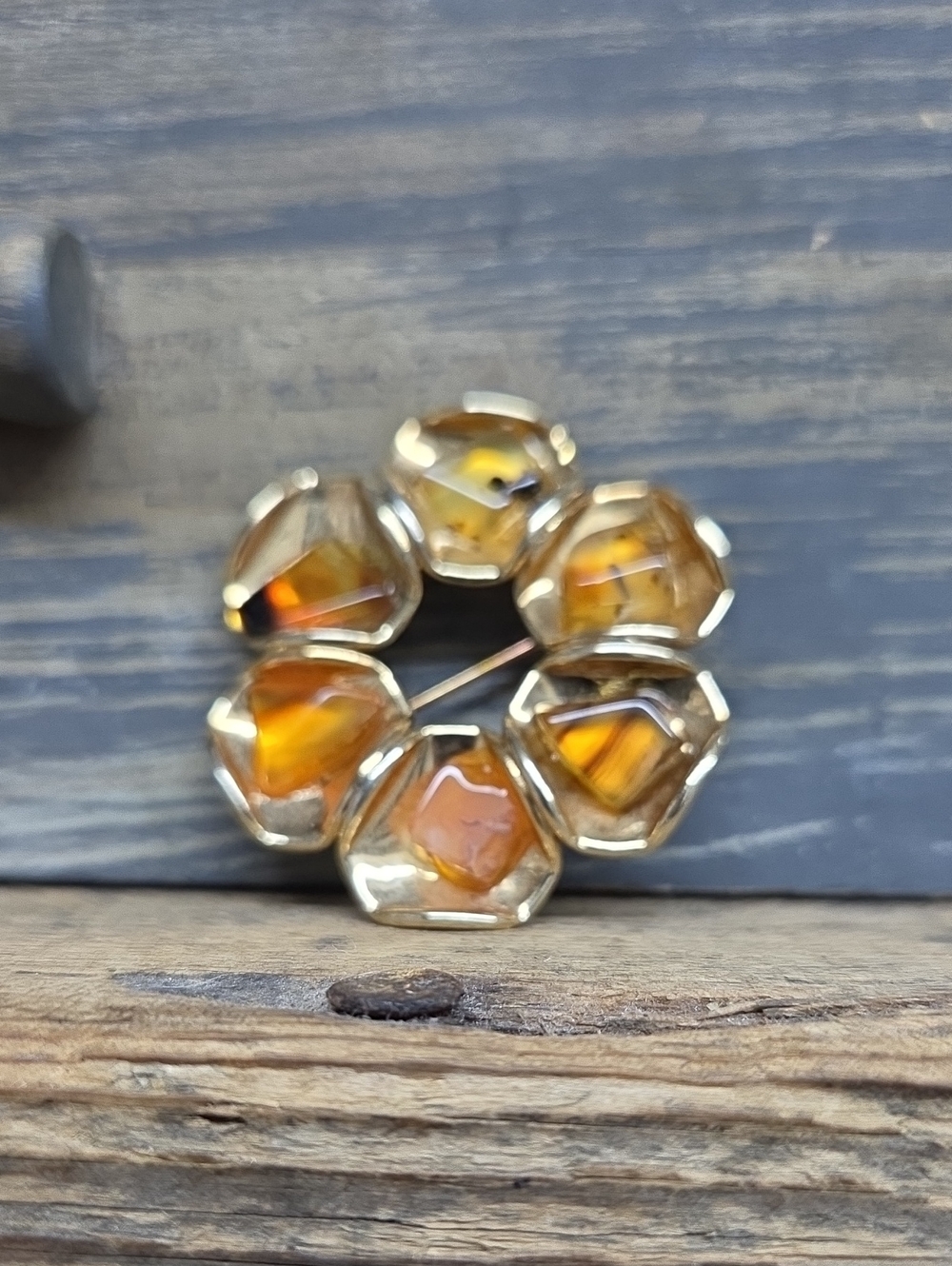 Vintage Brooch With Polished Agate Stones - Picture 1 of 4